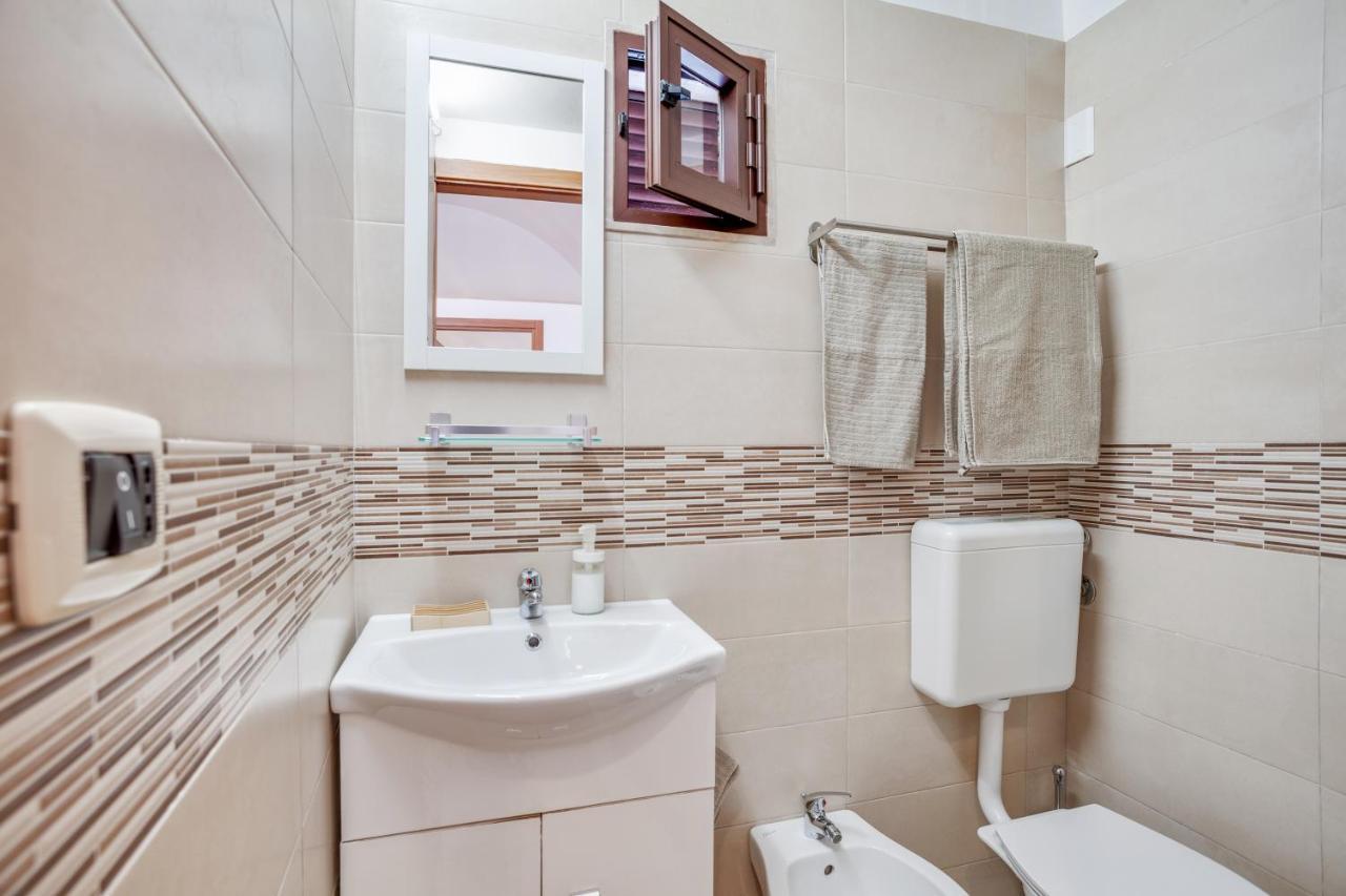 Tiny House 21 Bright Aparment Apartment Polignano a Mare Bagian luar foto